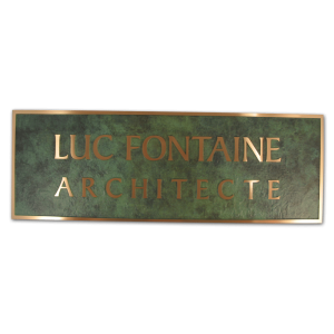 Plaque de bronze coulé funéraire