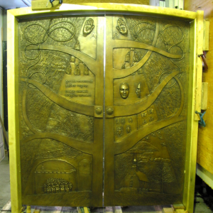 Portes crypte Basilique