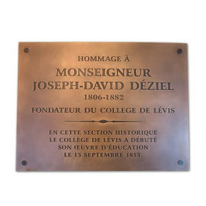 Plaque hommage de bronze gravé | Mgr Déziel