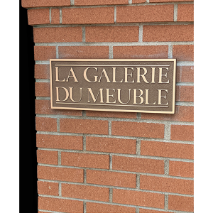 Restauration de plaque d'identification | bronze coulé | La Galerie Du Meuble